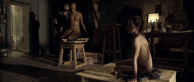 Carolina Clemente nude – Dentro (2018)