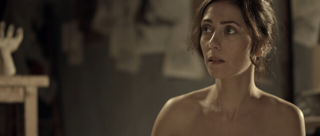 Carolina Clemente nude – Dentro (2018)