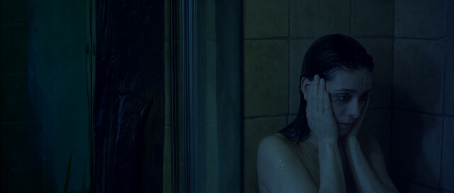 Carolina Clemente sexy – Eslabón (2012)