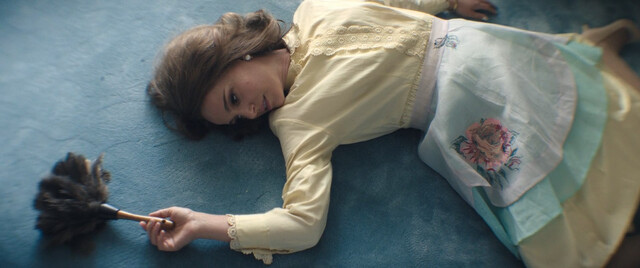 Natalie Portman sexy – Lady in the Lake s01e02 (2024)