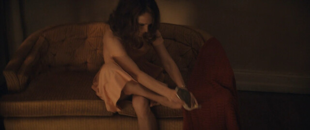 Natalie Portman sexy – Lady in the Lake s01e02 (2024)