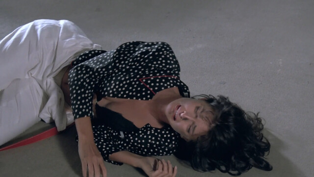 Joan Severance sexy – No Holds Barred (1989)