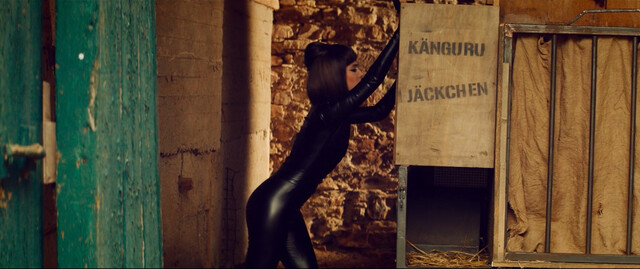 Aylin Tezel sexy – Liliane Susewind - Ein tierisches Abenteuer (2018)