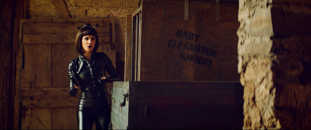 Aylin Tezel sexy – Liliane Susewind - Ein tierisches Abenteuer (2018)