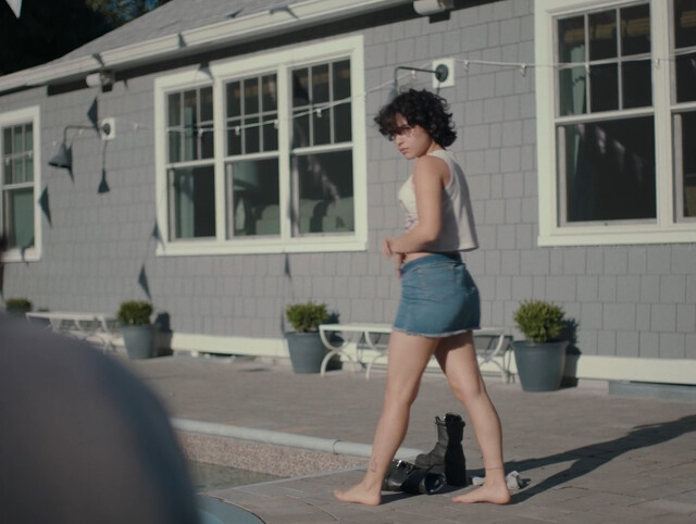 Isabel Palma sexy – Grown (2023)