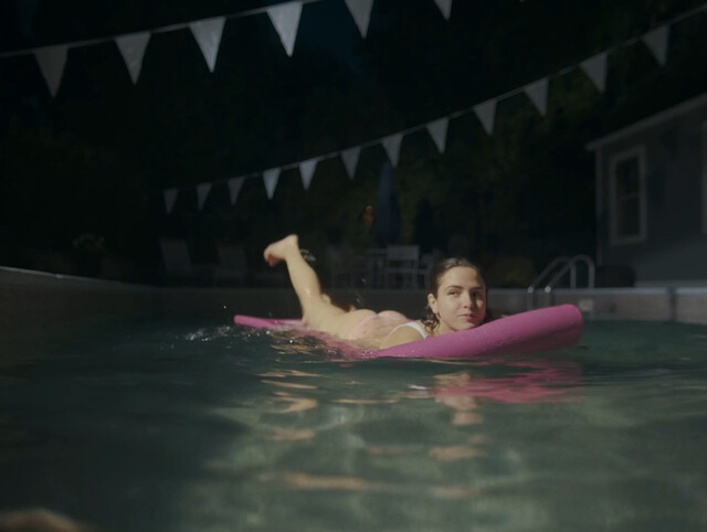 Isabel Palma sexy – Grown (2023)