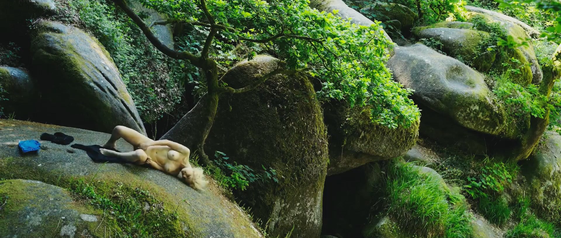 Claudia Fortunato nude – Vortex (2019)