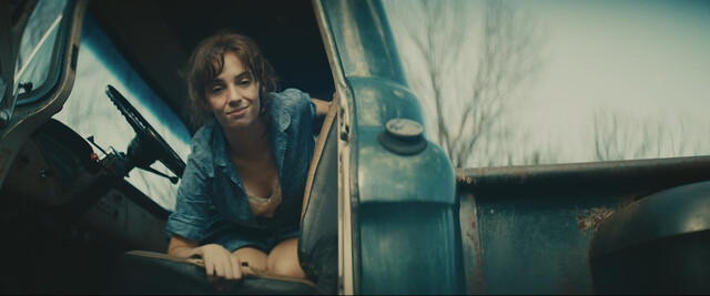 Maya Hawke sexy – Wildcat (2024)