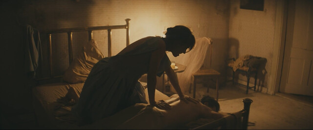 Maya Hawke sexy – Wildcat (2024)