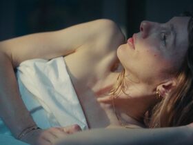 Pauline Clément nude – Heureux gagnants (2024)