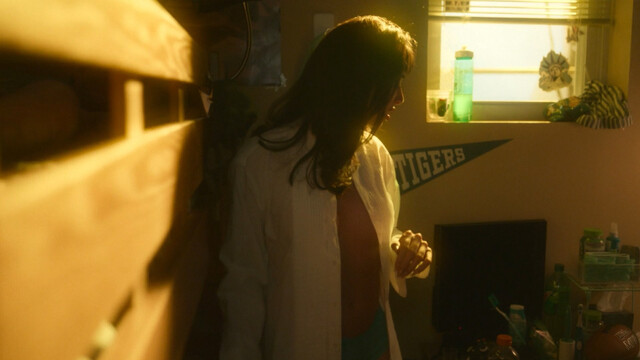 Martine Gutierrez sexy – Fantasmas s01e02 (2024)