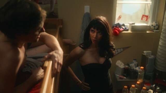 Martine Gutierrez sexy – Fantasmas s01e02 (2024)