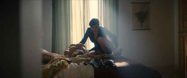 Meryem Uzerli sexy – Ru s01e08 (2024)