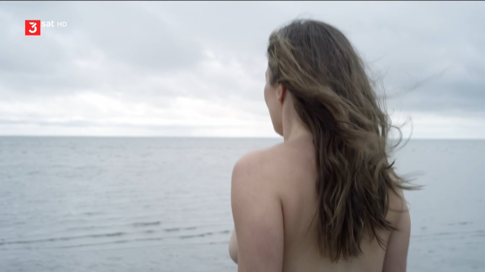Patricia Aulitzky nude – Engel unter Wasser (2014)