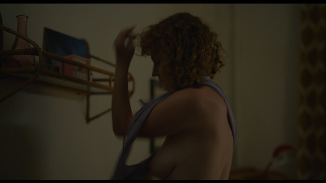 María Vázquez nude – Los pequeños amores (2024)
