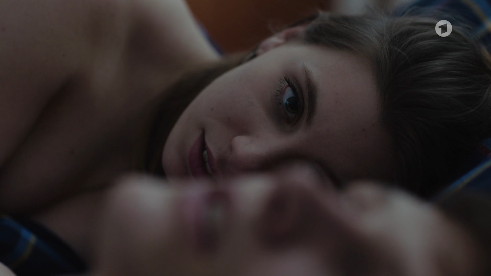Johanna Mahaffy sexy – Euer Ehren s01e04 (2022)