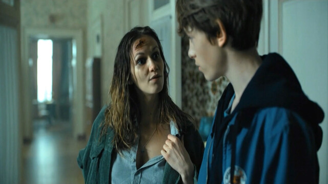 Margot Bancilhon nude – Trauma s01 (2019)