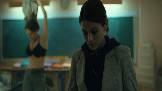 Margot Bancilhon nude – Trauma s01 (2019)
