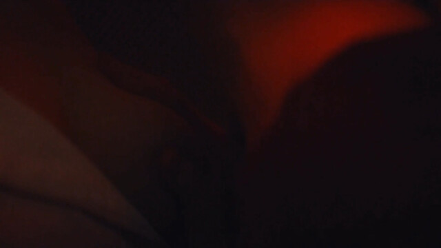 Margot Bancilhon sexy – Rouge vif (2014)
