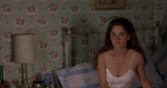 Robin Tunney sexy – Julian Po (1997)