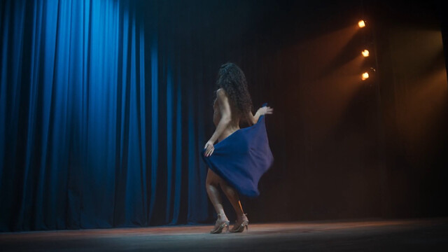 Mina Serrano nude – Cris Miró (She) (Cris Miró (Ella)) s01e01 (2024)