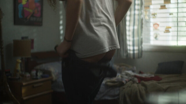 Mina Serrano nude – Cris Miró (She) (Cris Miró (Ella)) s01e01 (2024)