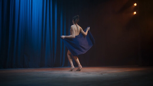 Mina Serrano nude – Cris Miró (She) (Cris Miró (Ella)) s01e01 (2024)