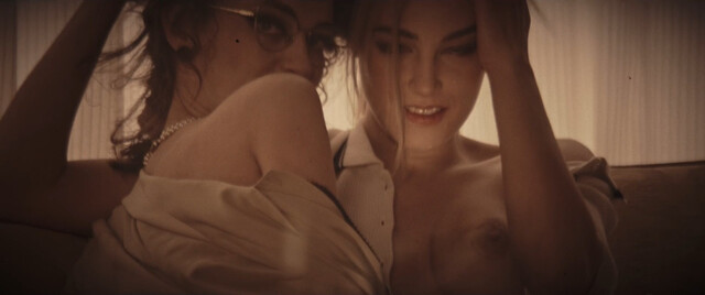 Raffaella Di Caprio nude – Le mie ragazze di carta (2023)