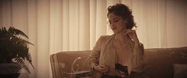 Raffaella Di Caprio nude – Le mie ragazze di carta (2023)