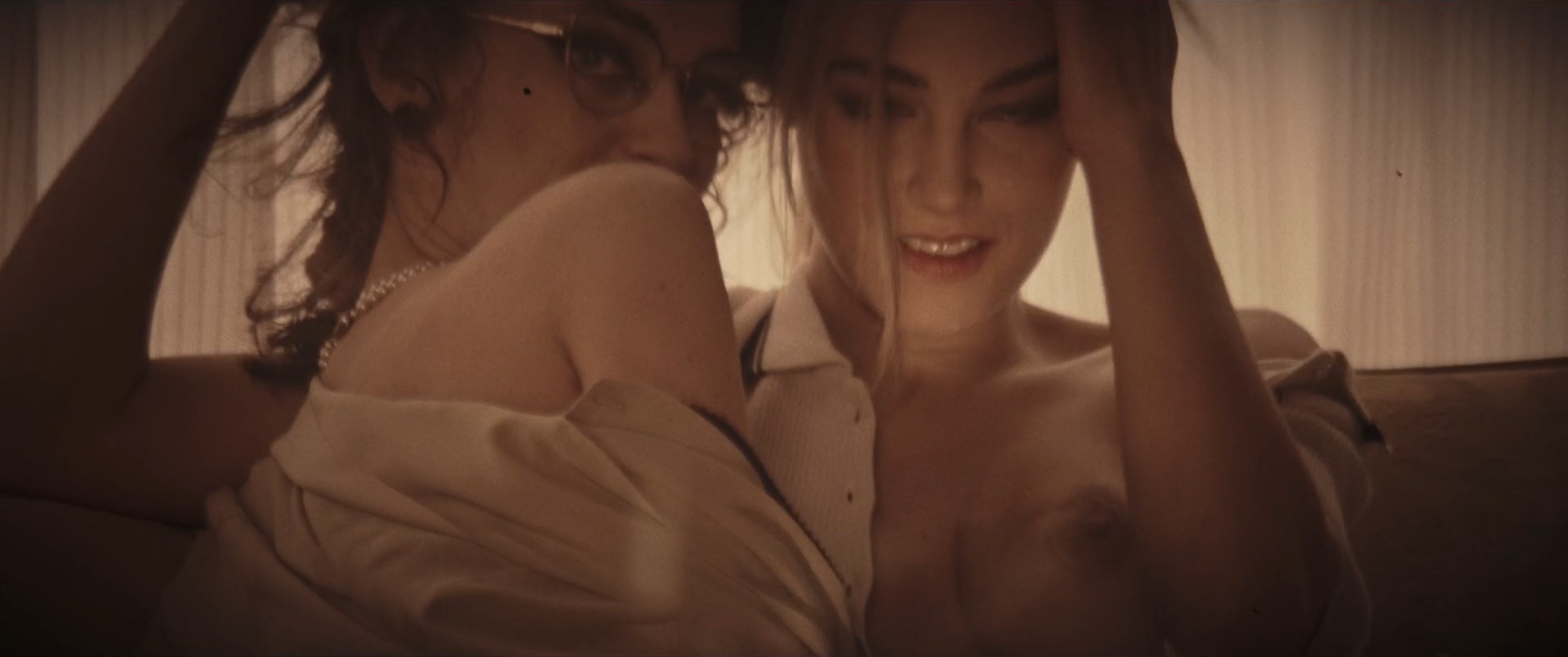 Raffaella Di Caprio nude – Le mie ragazze di carta (2023)