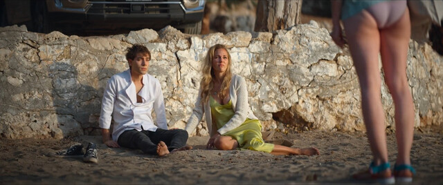 Meryem Uzerli sexy, etc – Ru s01e07 (2024)