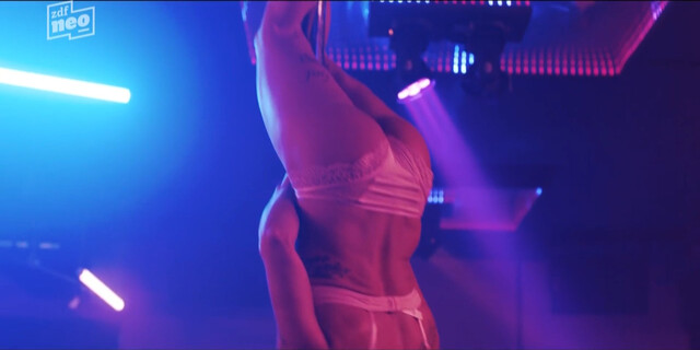 Natascha Waage sexy – Dunkelstadt s01e04 (2020)