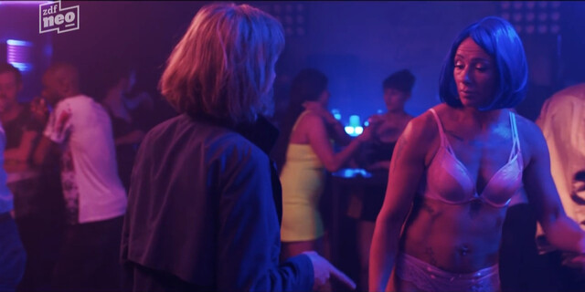 Natascha Waage sexy – Dunkelstadt s01e04 (2020)