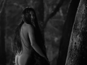 Michelle Thrush nude – Dead Man (1995)