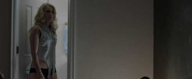 Tara Buck sexy – Great Plains (A Mother's Escape) (2016)