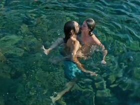 Emma Suárez sexy – Window to the Sea (Una ventana al mar) (2019)