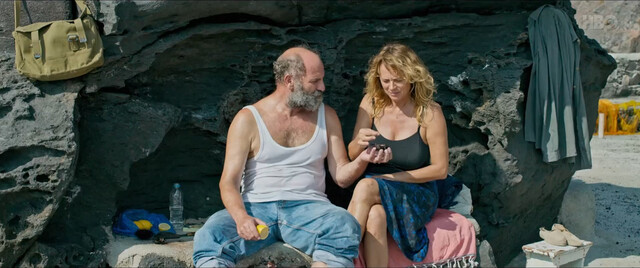 Emma Suárez sexy – Window to the Sea (Una ventana al mar) (2019)