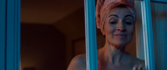 Sílvia Abril sexy – Bajo el mismo techo (2019)