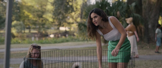 Adria Arjona sexy – Hit Man (2023)