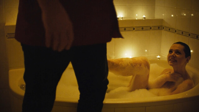 Lucie Zácková sexy – Mr. and Mrs. Stodola (Manželé Stodolovi) (2023)