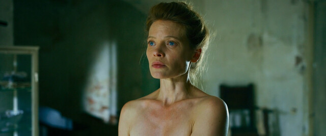 Mélanie Thierry nude – Party of Fools (Captives) (2023)