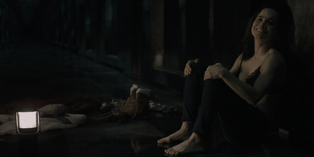 Alice Braga sexy – Dark Matter s01e05 (2024)