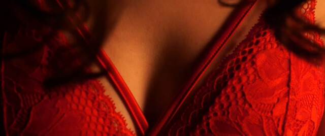 Aurélia Bardin sexy – Ceux de qui l'on descend (2024)