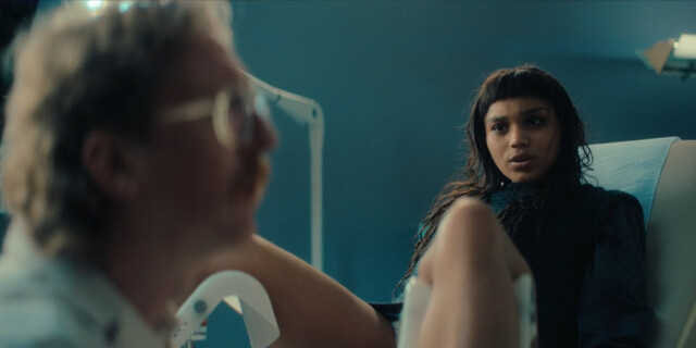 Sira-Anna Faal sexy – Pauline s01e01 (2024)