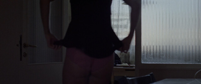 Renate Reinsve nude – Håndtering av udøde (Handling the Undead) (2024)