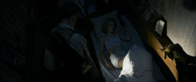 Paula Beer nude – Stella A Life (Stella. Ein Leben) (2023)