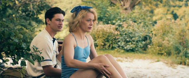 Paula Beer nude – Stella A Life (Stella. Ein Leben) (2023)