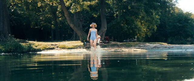 Paula Beer nude – Stella A Life (Stella. Ein Leben) (2023)