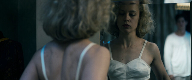 Paula Beer nude – Stella A Life (Stella. Ein Leben) (2023)