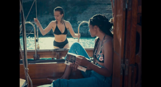 Salomé Dewaels sexy – Sous le vent des Marquises (2024)